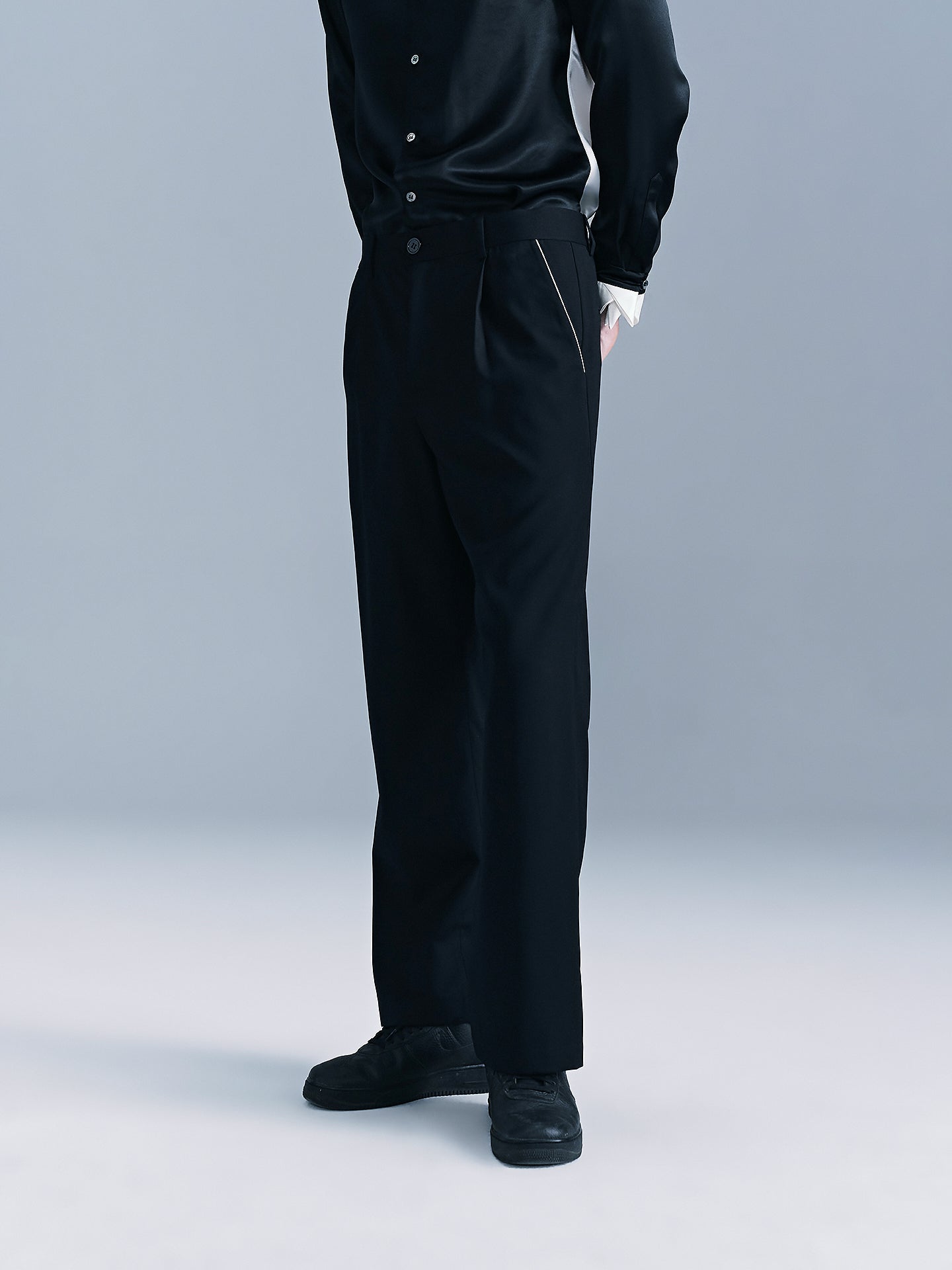 Pocketed White-Edged Men's Trousers