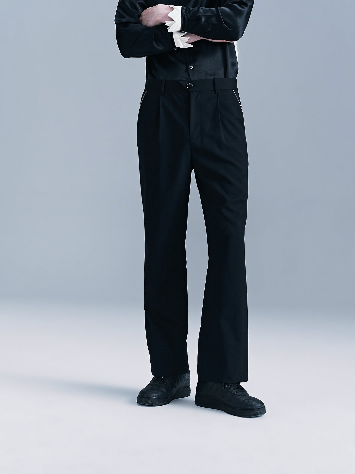 Pocketed White-Edged Men's Trousers