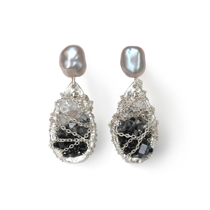 Li Realm Crystal Dome Dazzling Light Trace Silver Gray Pearl Small Earring