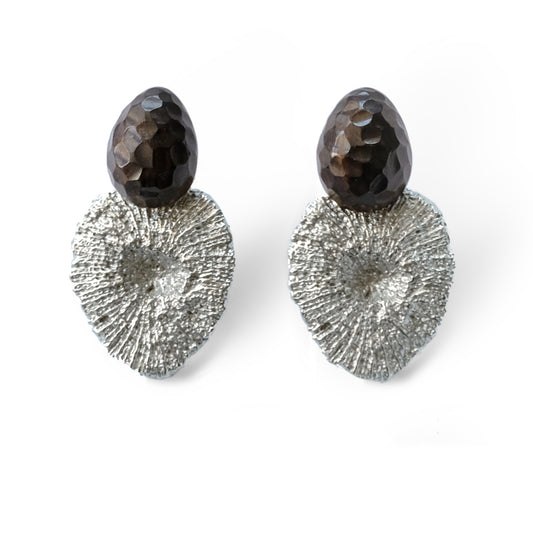 Li Realm Gilded Heart Kiss Earring Ebony Silver Palladium Plated