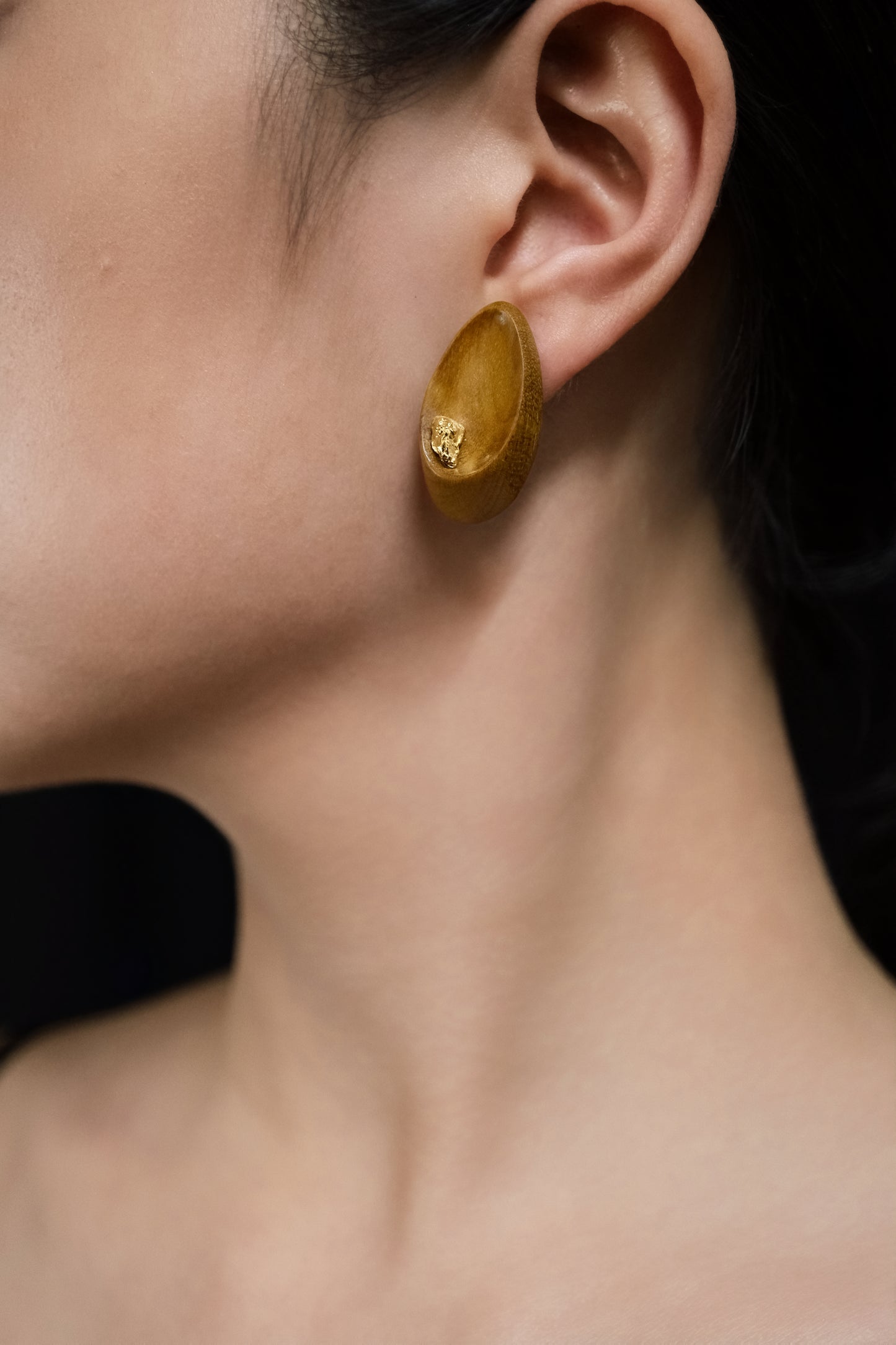 Touch Trace Finger Mark Golden Nanmu Wood Handmade Ear Stud