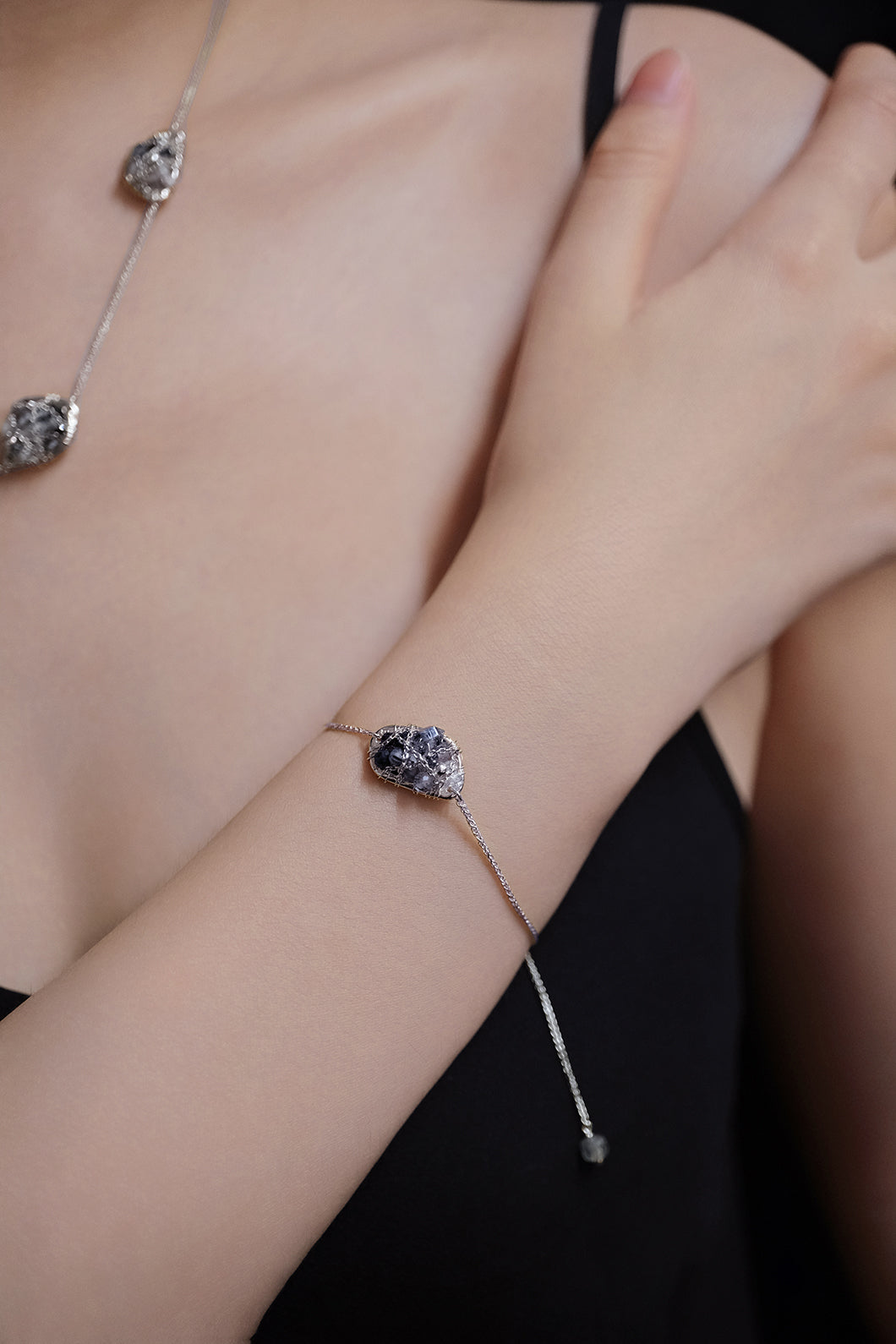 Li Realm Crystal Dome Dazzling Light Trace Mini Bracelet