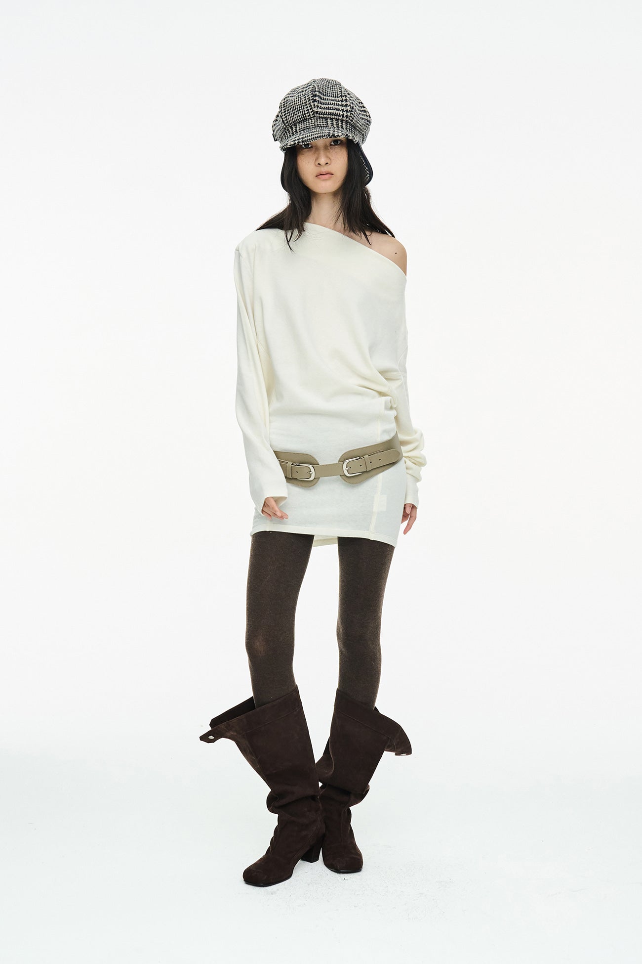 INCISION TAPERED TOP / IVORY