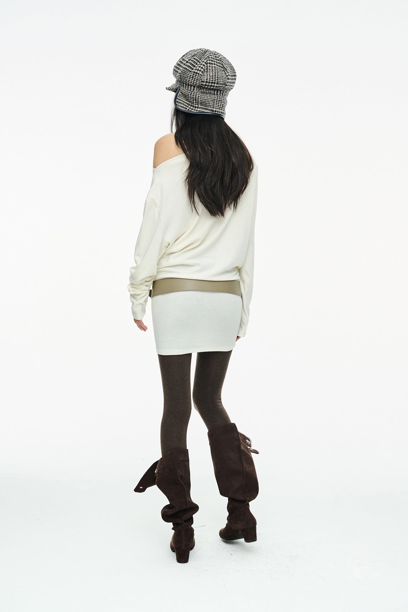 INCISION TAPERED TOP / IVORY