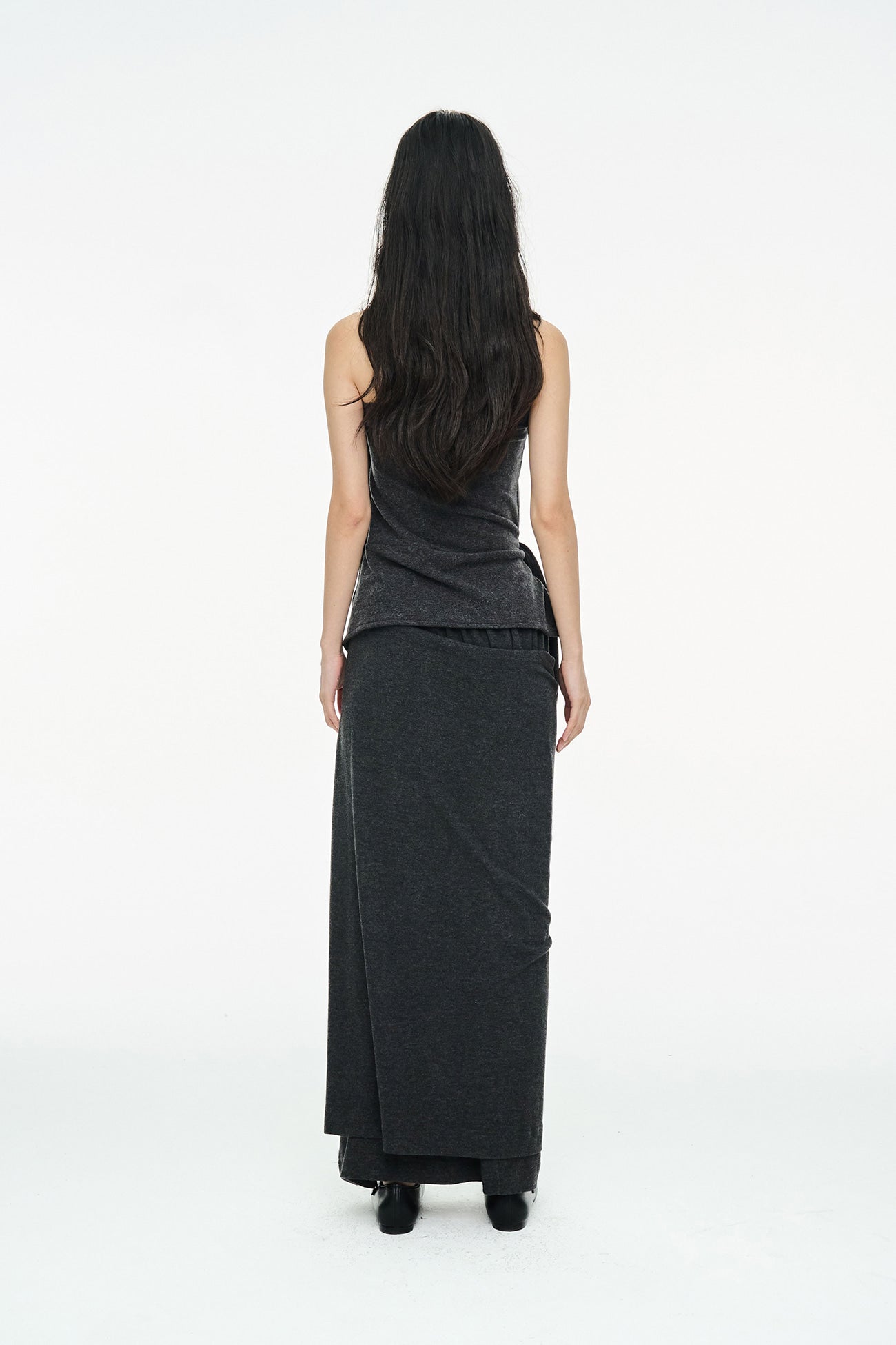 DRAPE LONG SKIRT / CHARCOAL