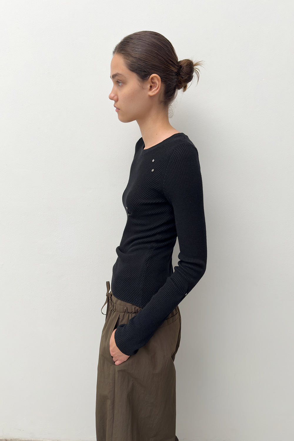 SLIM RIBBED SNAP KNIT BLACK