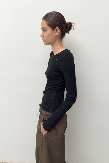 SLIM RIBBED SNAP KNIT BLACK