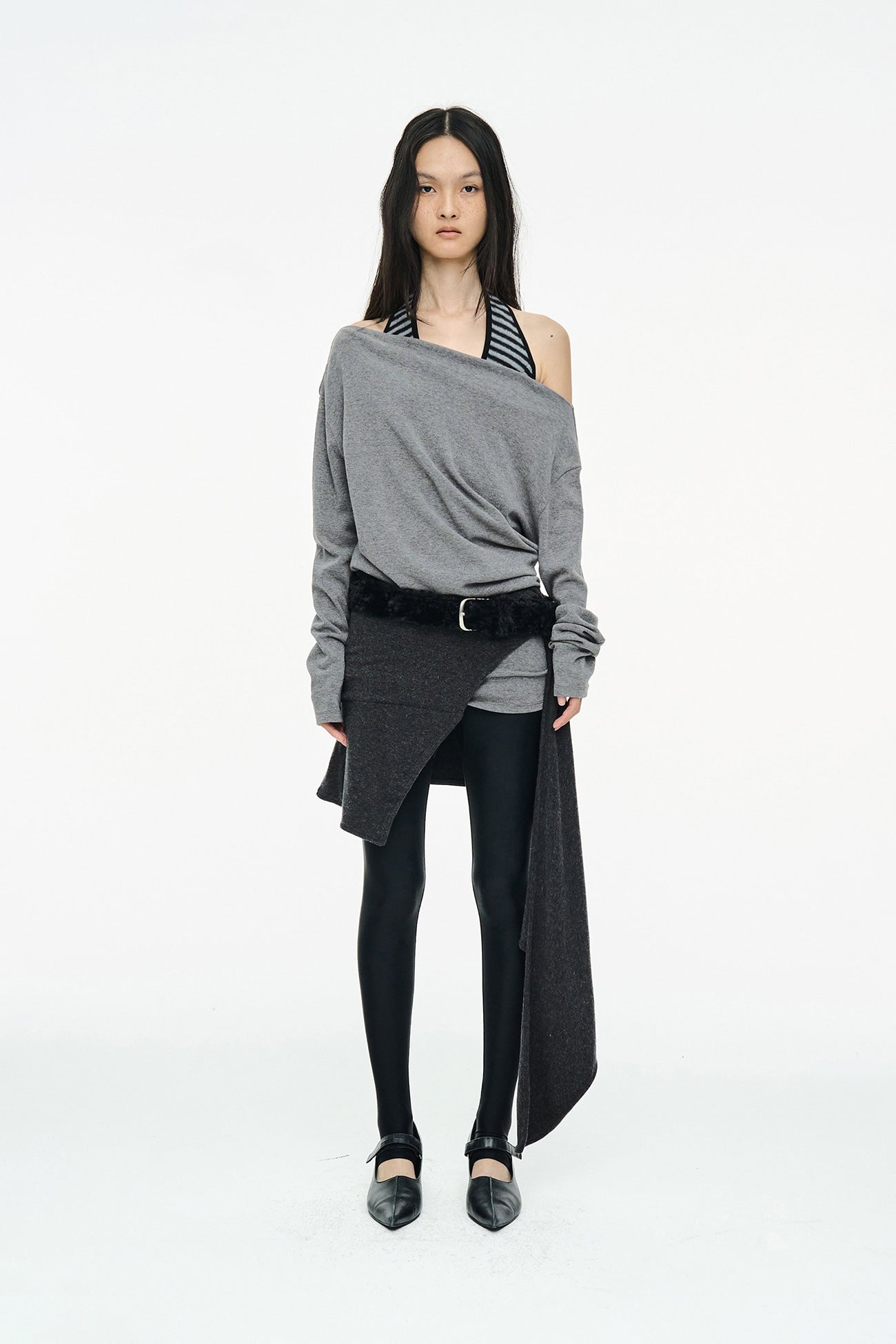 LAYERED FLARE TOP / CHARCOAL