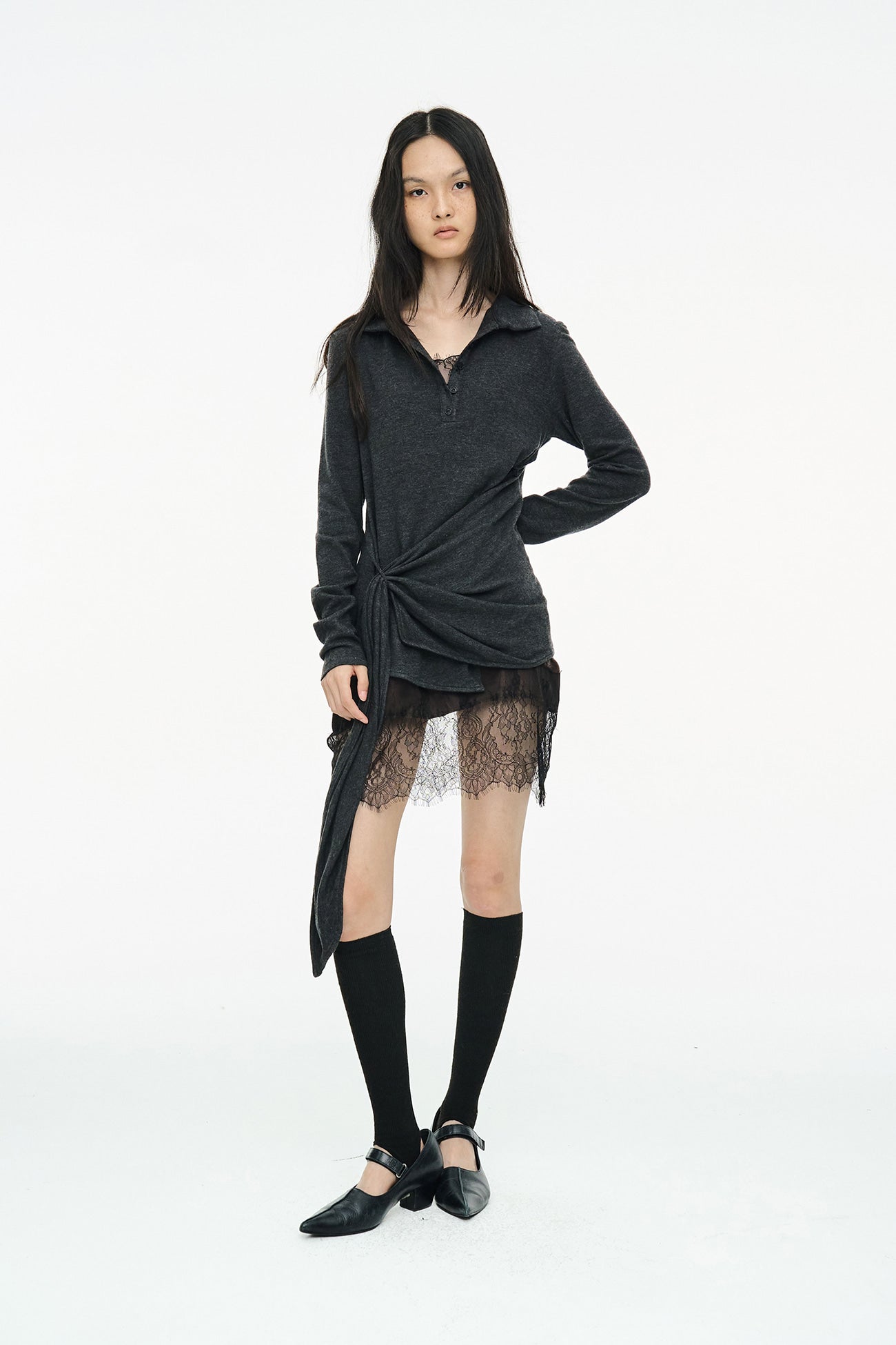 TWIST BUTTON TOP / CHARCOAL