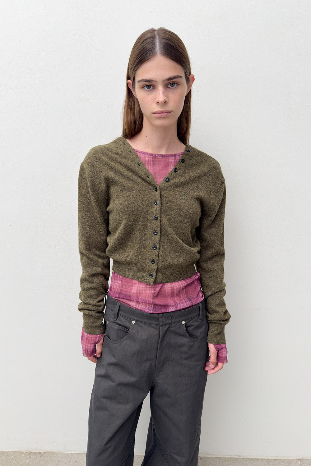 V NECK BUTTON CARDIGAN