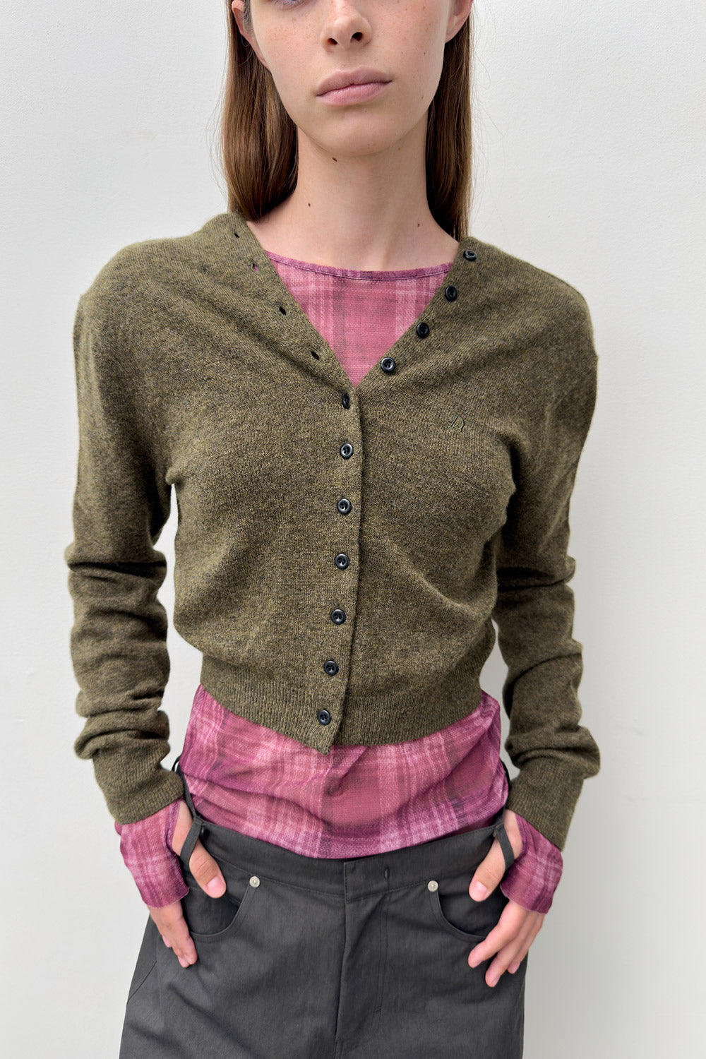 V NECK BUTTON CARDIGAN