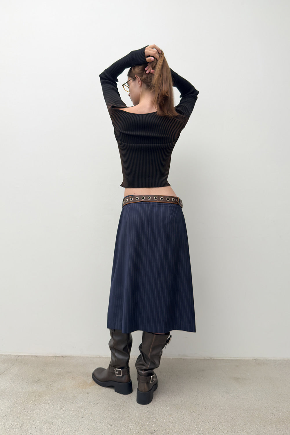 ONE OFF SHOULDER SPRAY KNIT