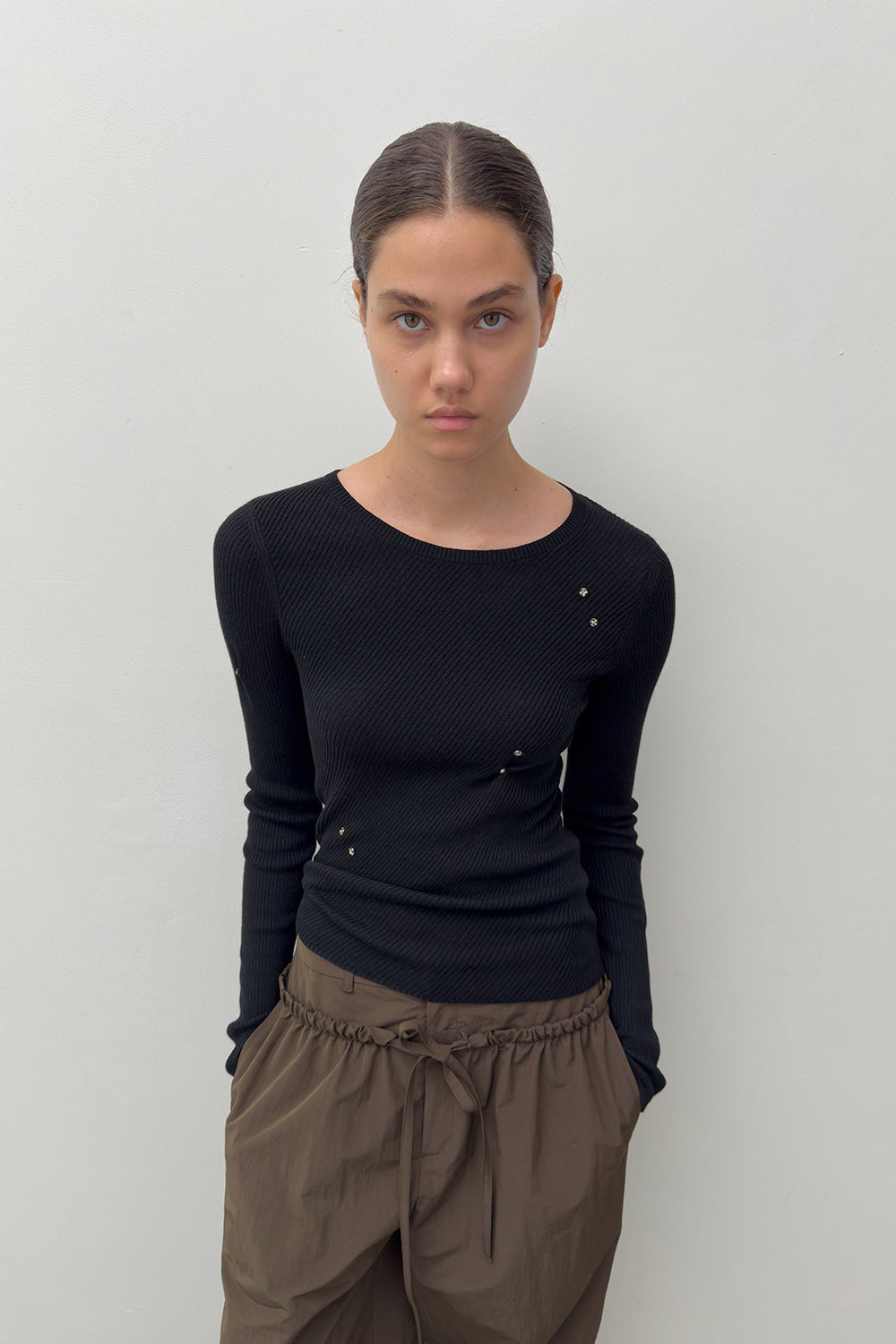 SLIM RIBBED SNAP KNIT BLACK