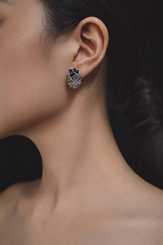 Crystal Dome Dazzling Light Trace Ear Stud