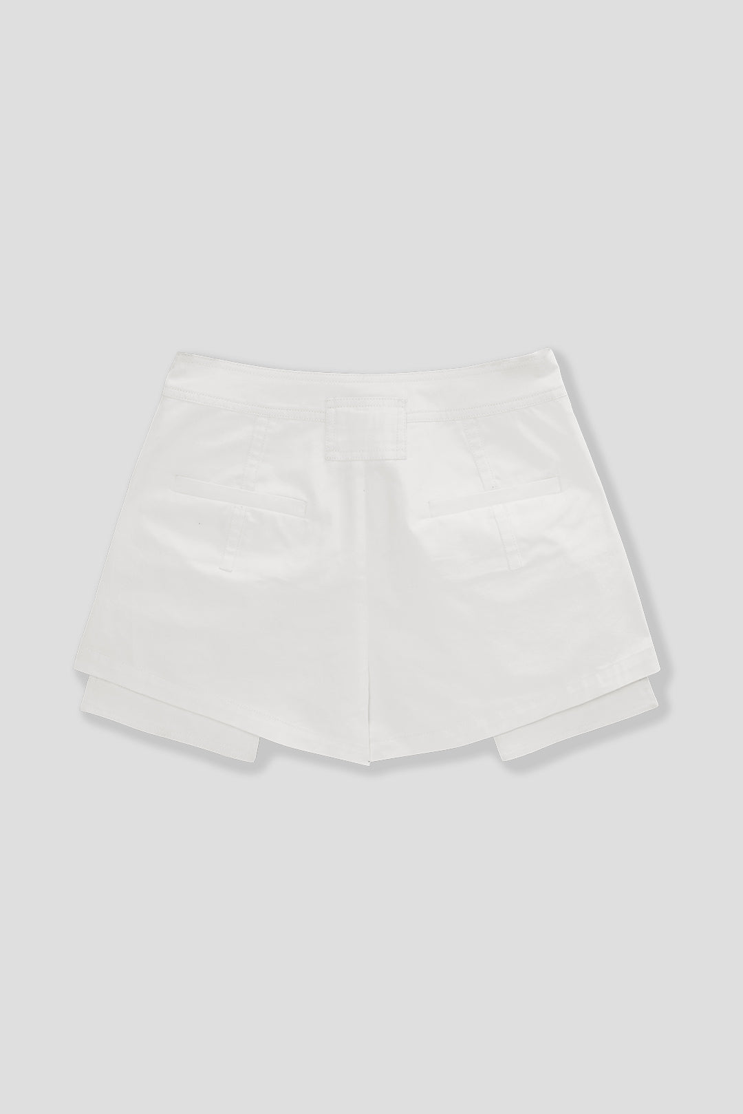 Inverted waist opening shorts