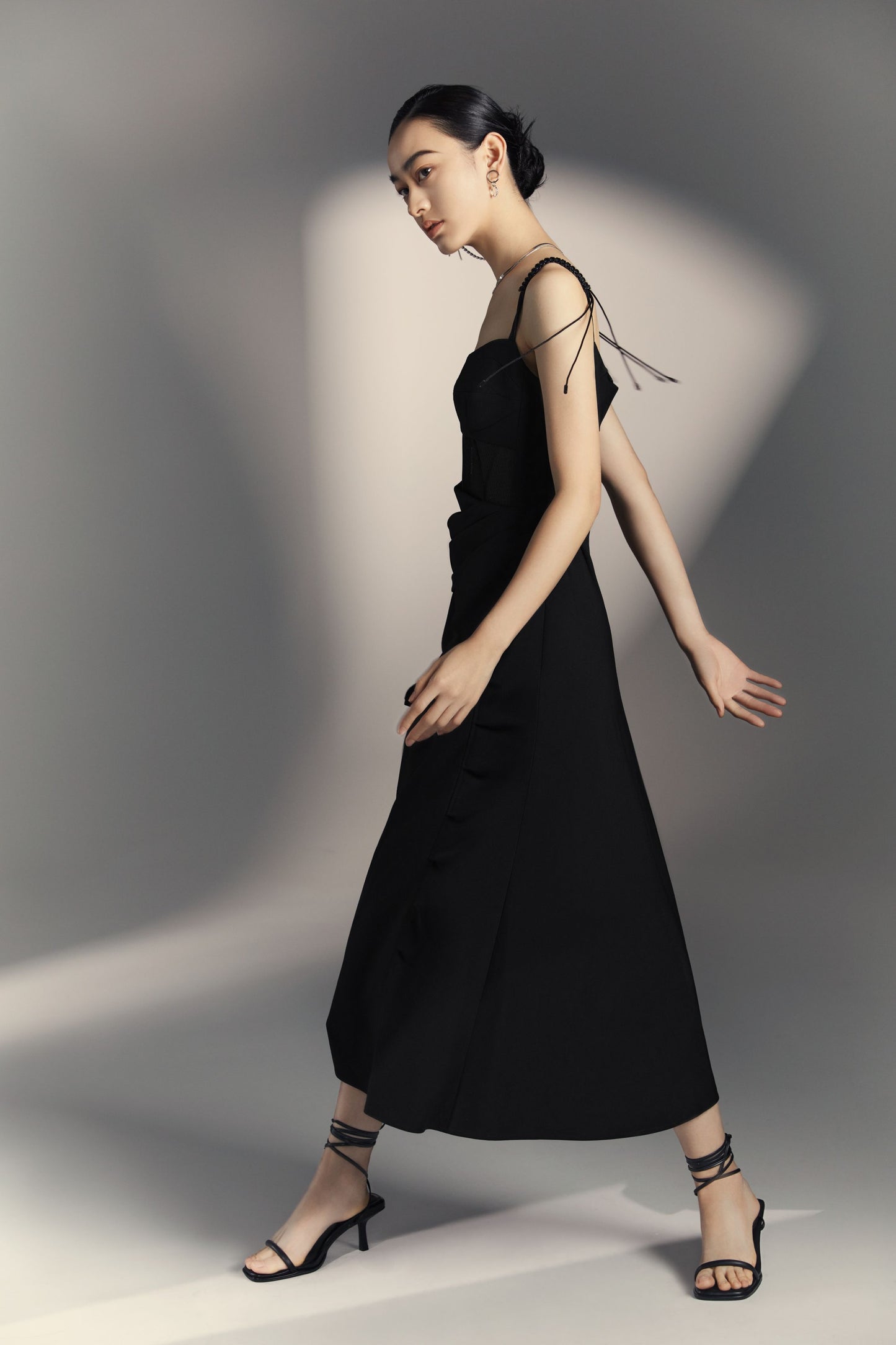 Hollow Out Waist and Twist Pleated Dress