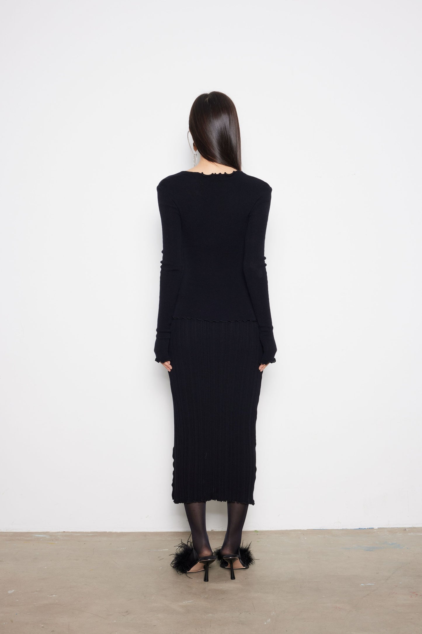 Black Wave Edge Drawstring Split Wool Skirt