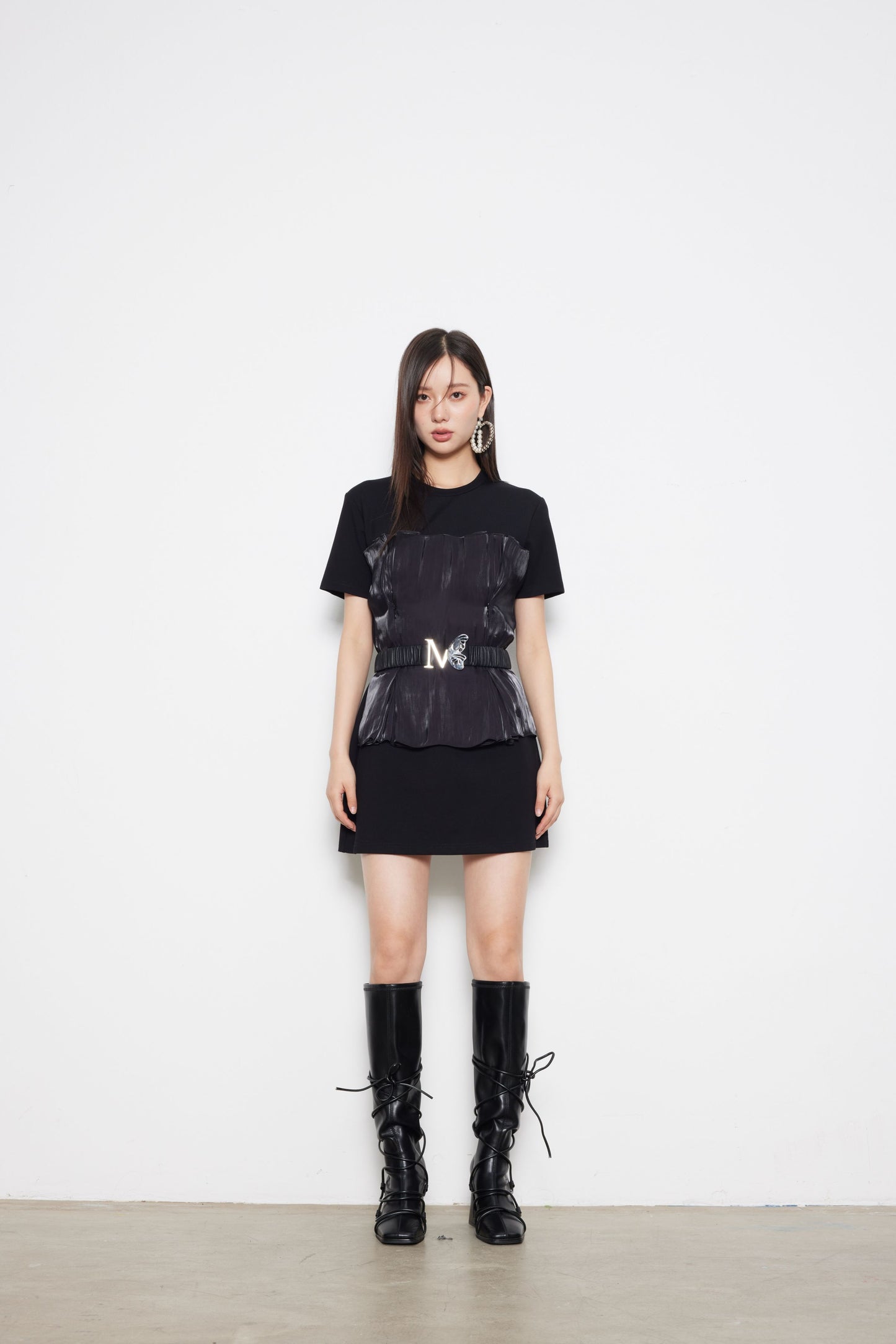 Black And Black Spliced T-shirt Fake Two-piece (including A Butterfly Metal Belt)