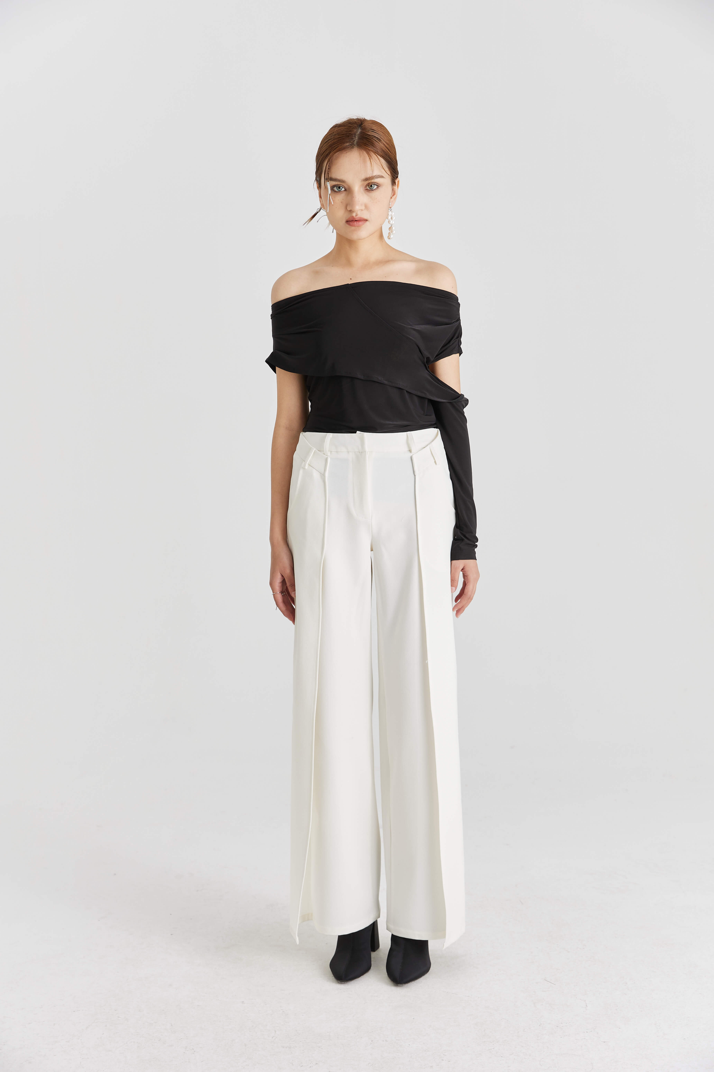 Stretch Pleated One-shoulder Bottoming Shirt